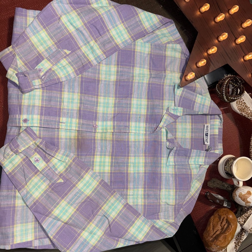 ⭐️White Stag plaid button up shirt⭐️